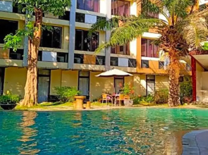 Dewarna Hotel & Convention