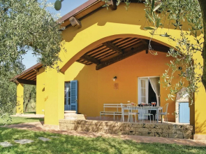 Beautiful Home in Buggiano PT With Wifi and 3 Bedrooms