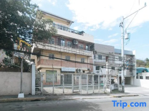 RedDoorz @ Moss Hotel Guevarra Dasmarinas