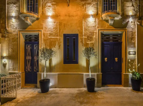 Senglea Suites