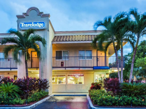 Motel 6 Riviera Beach, FL