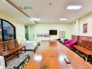 Le Tour Traveler's Rest Youth Hostel