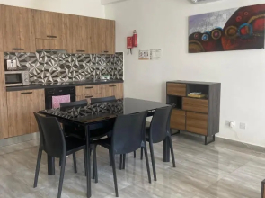 F8-2 Room 2 single beds shared bathroom in shared Flat