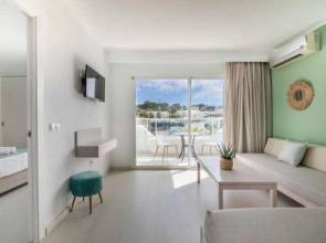 Ses Casas De Cala Ferrera