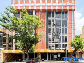 Hotel Pasar Besar RedPartner near Tugu Pahlawan