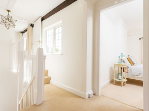 The Queen Edith Place Lovely 5Bdr Home In Secluded Neighbourhood