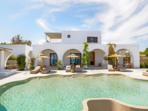 Beachfront Villa Crystalia