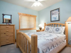 Bristlecone at Deer Valley Resort - Three Bedroom Condo with Hot Tub #101 3 Condo