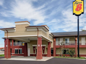 Super 8 by Wyndham Karnes City