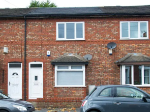 Air Host and Stay - Thomson House - Sleeps 4 2 mins walk from Stockport train station and town centre