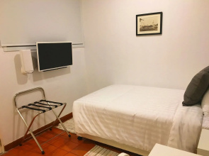 Ratchadamnoen Residence