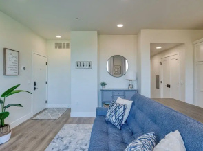 1 Mi to Ski Area: Penthouse Condo in Traverse City