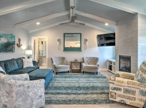 Coastal Getaway by Pebble Beach & Redwoods!