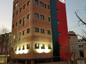 Midtown Hostel