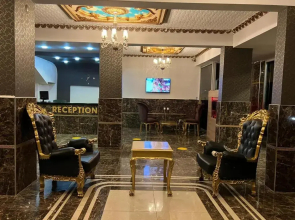 Grand Black Hotel