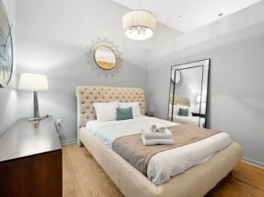 Old Montreal 4BR 2 Floors Loft Hotel