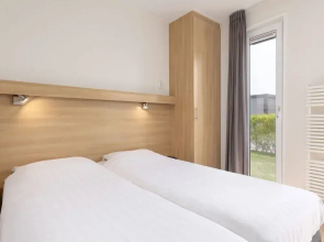 Modern Lodge With two Bathrooms, Near the Beach