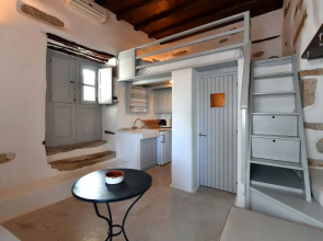 Kastro Cozy Guesthouse