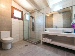 Sea View Village - Studios & Apartments