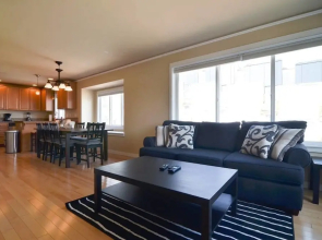 Seattle Vacation Home: Life's A Game