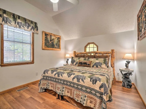 Picturesque Pigeon Forge Cabin w/ Mountain Views