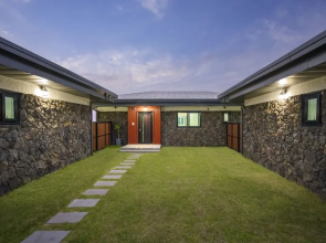 Gimnyeong stonewall Private Pool Villa
