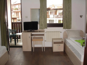 Guest House Aja