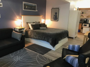 Blue Cat Cottage Bed and Breakfast