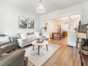 Cozy 3BR Home in Bates-Hendricks