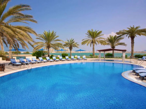 Курортный отель Sofitel Al Hamra Beach Resort