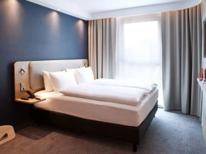 Holiday Inn Express & Suites Monheim Am Rhein by IHG