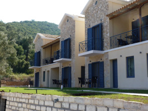 Ilianthos Apartments & Studios
