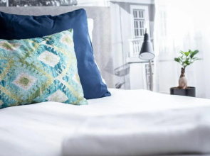 LouLou's Central Apartment with cosy balcony