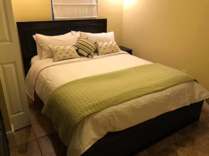 Beautiful Home Close To The Beach w Pool & Patio