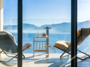 Sanya Hai Hua Apartment