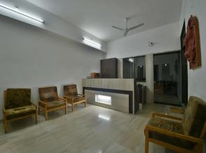 SPOT ON 38603 Niwant Lodge