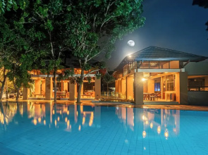 LUXTORI Arugambay