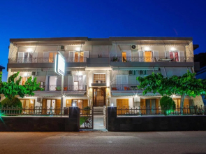 Stork Holiday Apartments - Garden & Sea View