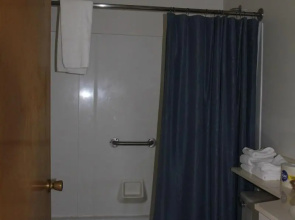 Sara Placid Inn & Suites