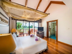 Laguna Pool Villas