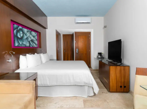 Altitude by Krystal Grand Los Cabos – All Inclusive