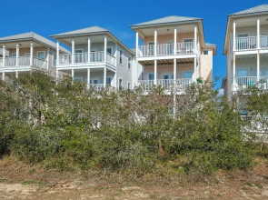 4-bedroom Cottage in Seacrest Beach ~ Gulf Views ~ Community Pool