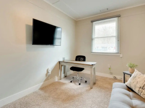 Pet-friendly Home ~ 6 Mi to Downtown Atlanta!