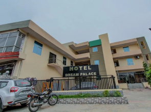 Capital O 16579 Hotel Dream Palace