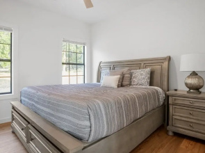 Pecan Farm Garden Haus 2 Bedroom Cottage by Redawning