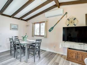 Massachusetts Abode w/ Deck & Grill: Near Beaches!