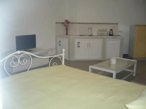 Room-chan Kim Don Mueang Guest House Tri