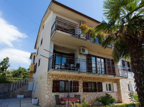 Cozy Apartment in Malinska near Sea