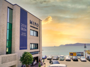 Mipo Oceanside Hotel