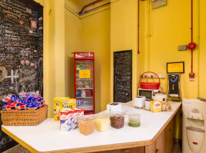 The Hive Singapore Hostel